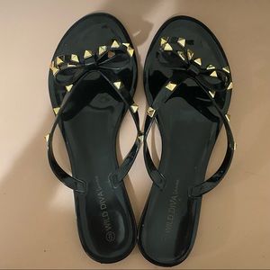 Rubber Rockstud Bow Tie Flip flops